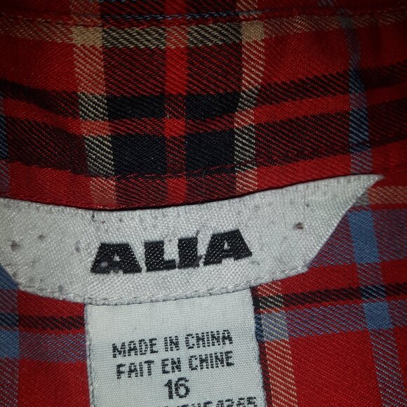 Plus size Alia plaid button up shirt - Picture 2 of 6